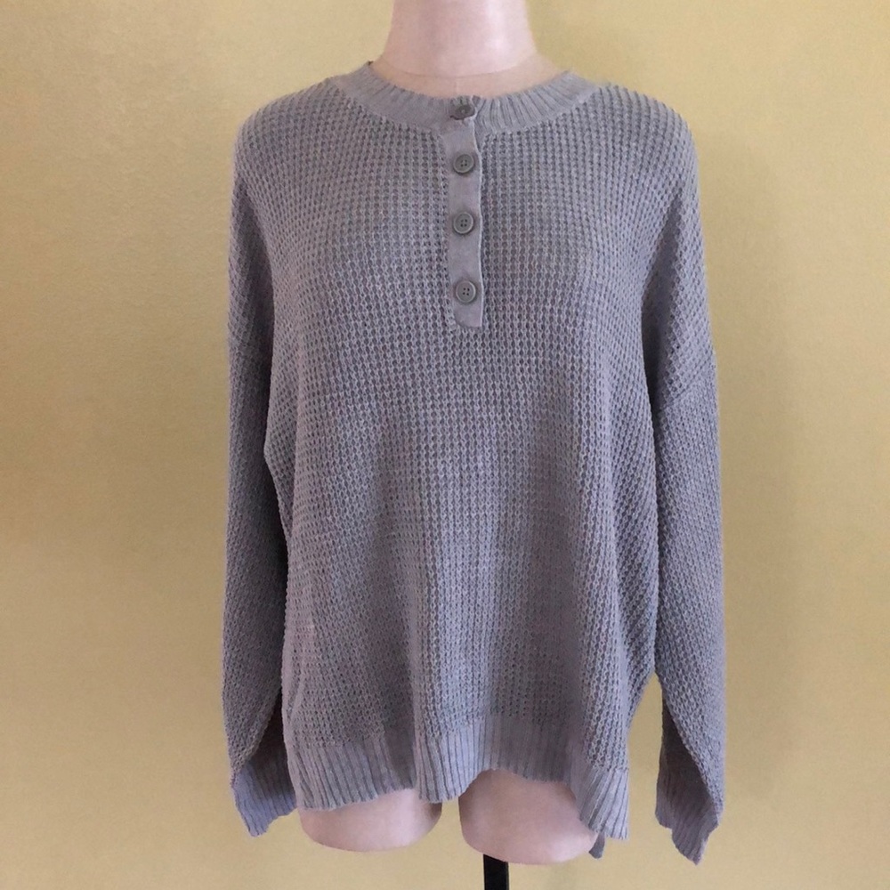 🔥NWT🔥 American Eagle Outfitters Women’s Oversized Henley Sweater - Picture 2 of 8